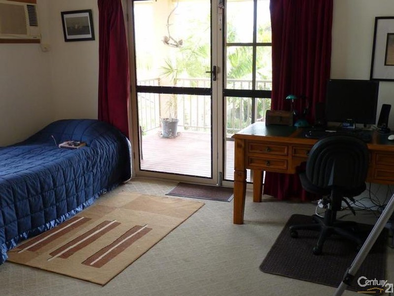 14 BAY STREET, Pallarenda QLD 4810