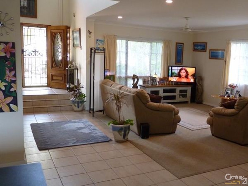 14 BAY STREET, Pallarenda QLD 4810