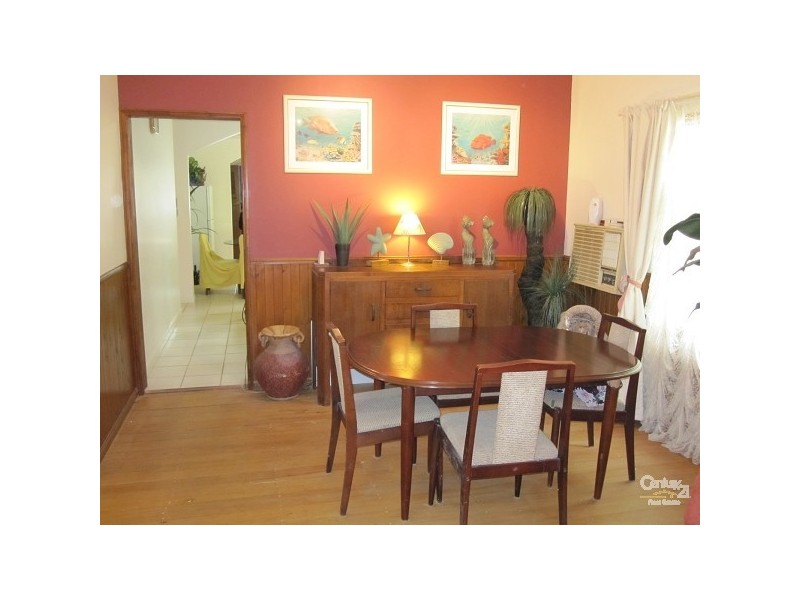 1 HUMPHREY ST, West End QLD 4810