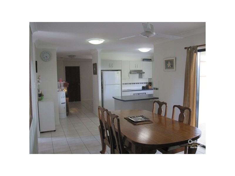 Bushland Beach QLD 4818