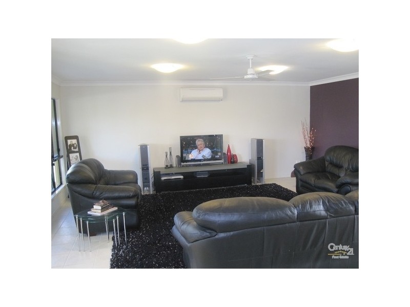 Bushland Beach QLD 4818