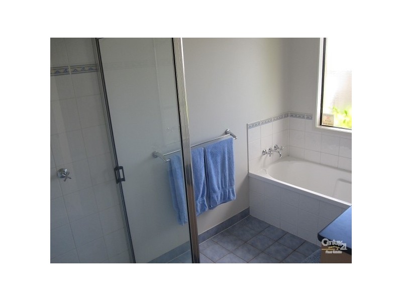 Bushland Beach QLD 4818