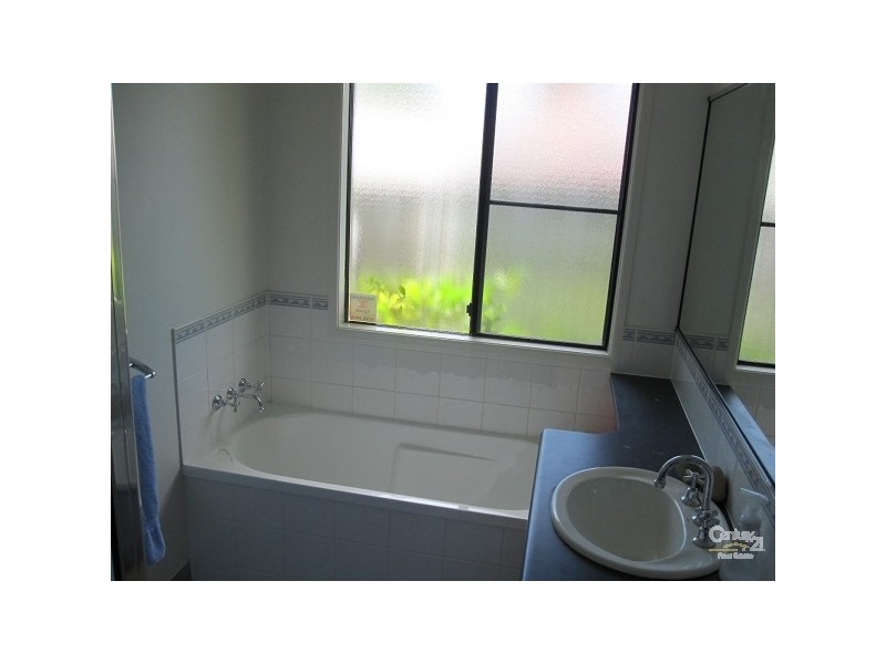 Bushland Beach QLD 4818