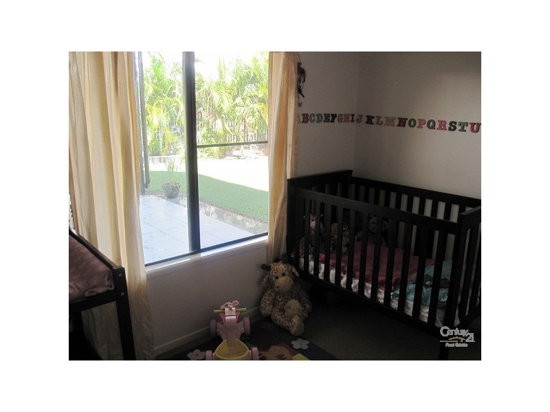 Bushland Beach QLD 4818