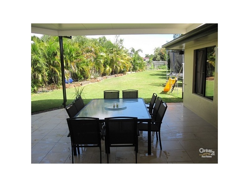 Bushland Beach QLD 4818