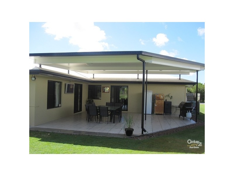 Bushland Beach QLD 4818