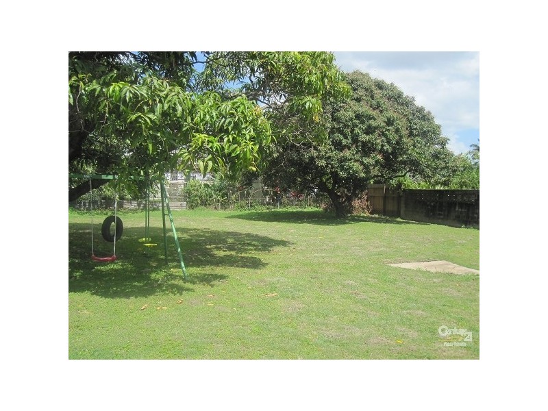233 IRELAND ST, Oonoonba QLD 4811