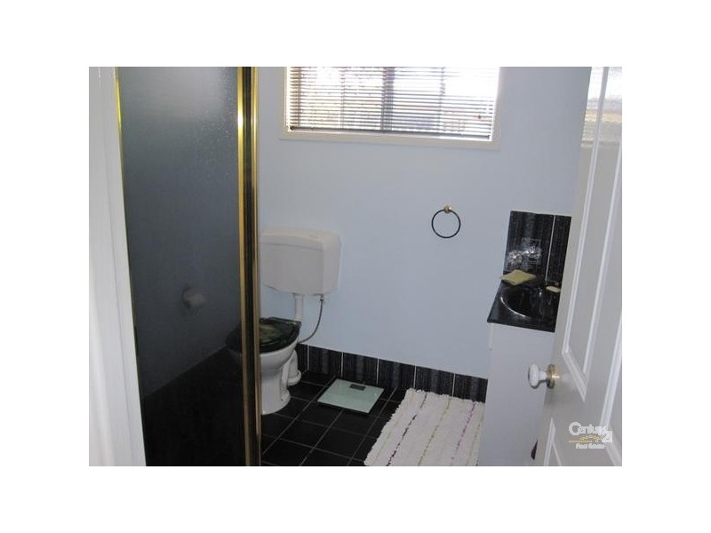 31 REDWOOD AV, Kirwan QLD 4817