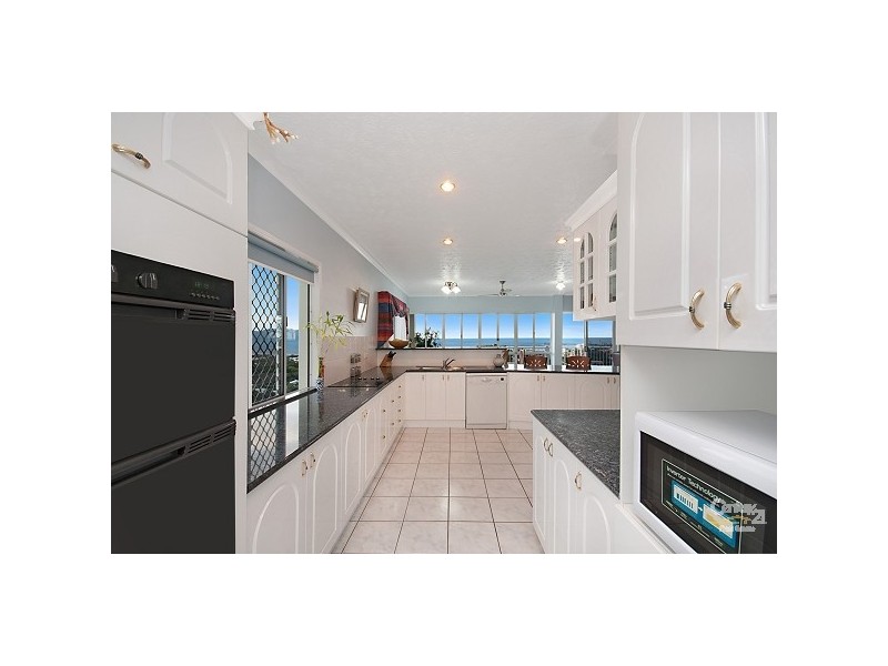 2-19 HILLSIDE CR, Townsville City QLD 4810