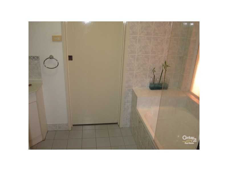 11 COLCHESTER CRS, Kirwan QLD 4817