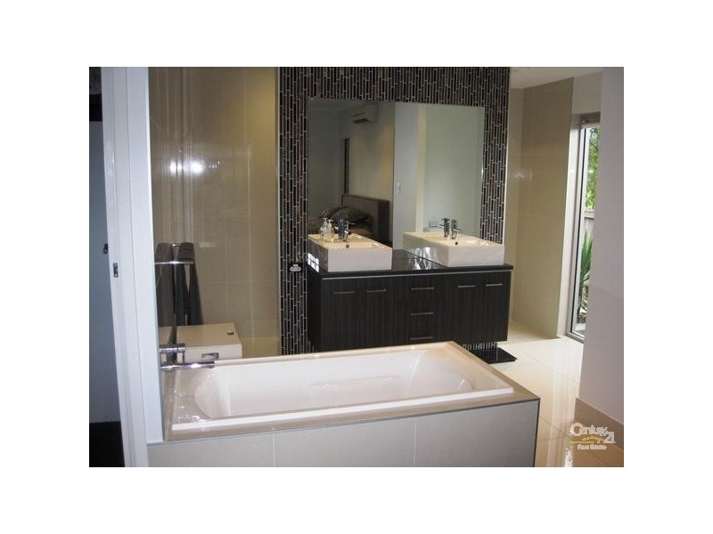 9 FERNBANK PARADE, Idalia QLD 4811