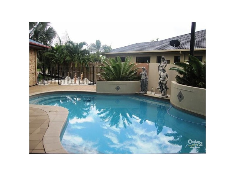 37 PACIFIC AVENUE, Bushland Beach QLD 4818