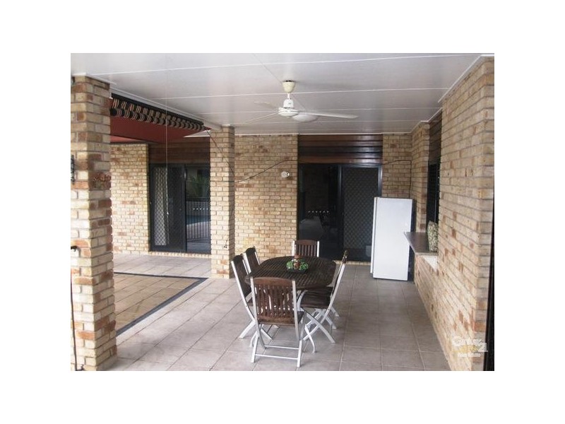 37 PACIFIC AVENUE, Bushland Beach QLD 4818