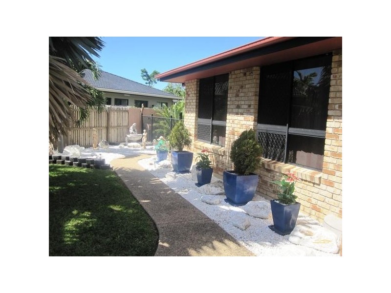 37 PACIFIC AVENUE, Bushland Beach QLD 4818