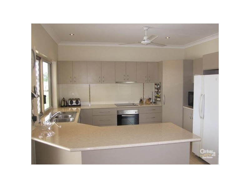 2 NEWELL CT, Mount Low QLD 4818