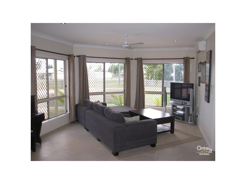 2 NEWELL CT, Mount Low QLD 4818