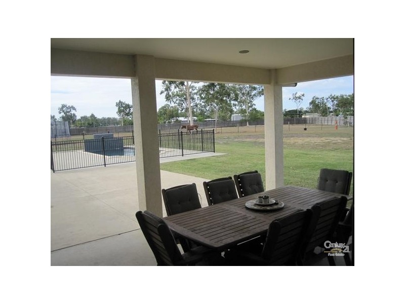 2 NEWELL CT, Mount Low QLD 4818