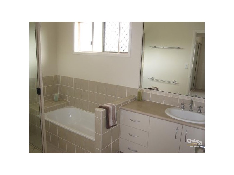 2 NEWELL CT, Mount Low QLD 4818