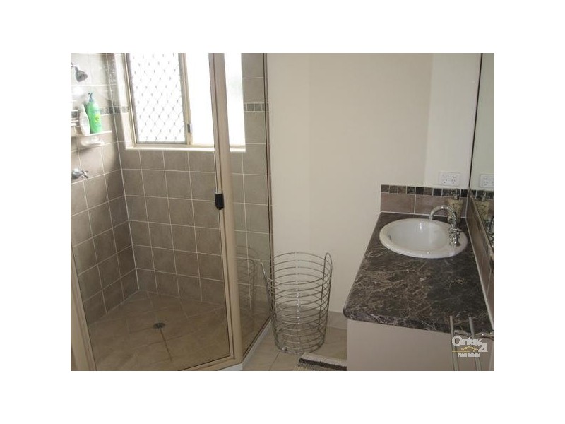 2 NEWELL CT, Mount Low QLD 4818