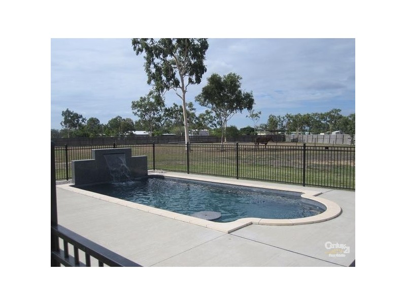 2 NEWELL CT, Mount Low QLD 4818