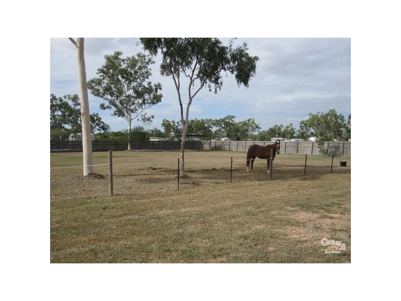 2 NEWELL CT, Mount Low QLD 4818