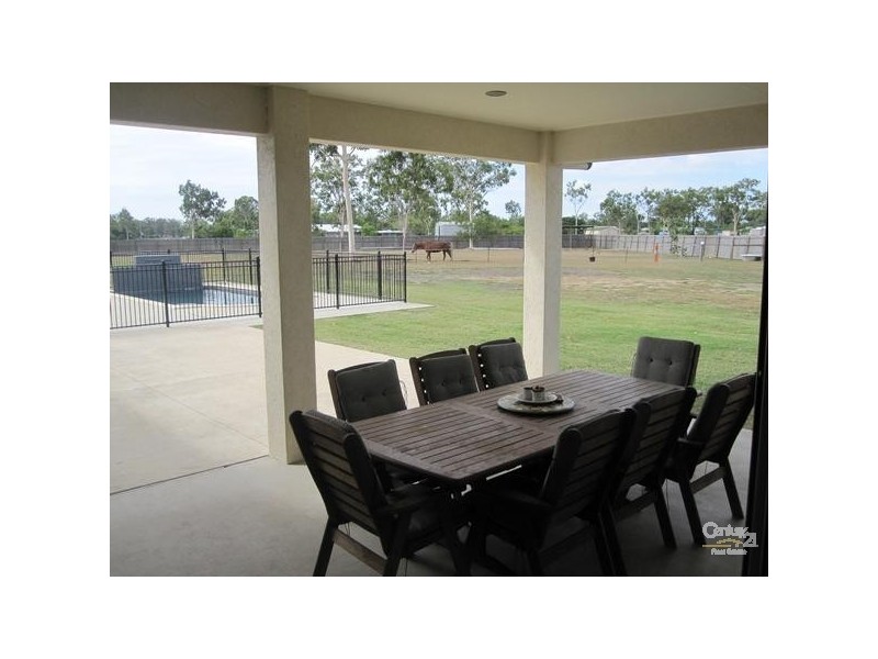 2 NEWELL CT, Mount Low QLD 4818