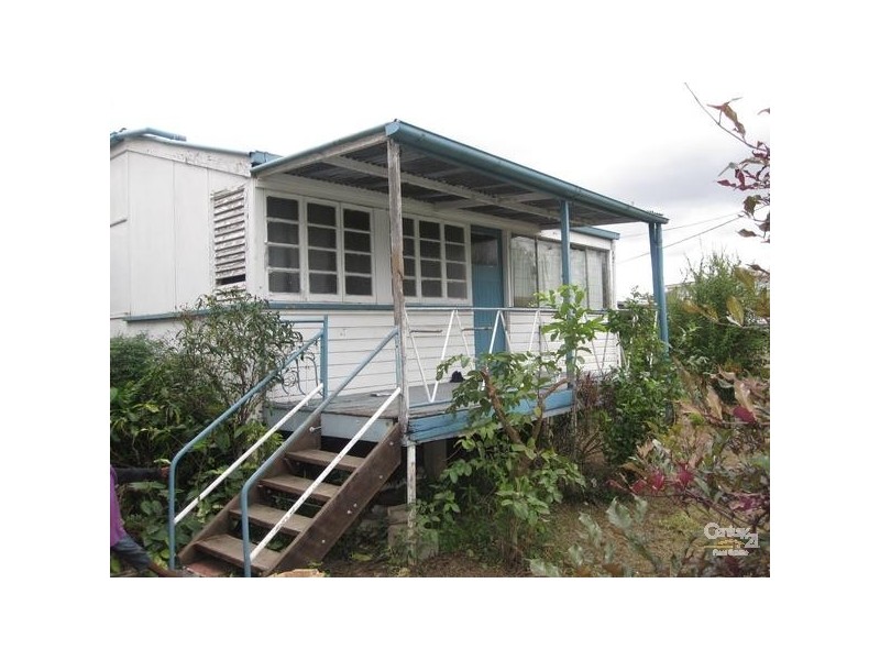 989 RIVERWAY DRIVE, Rasmussen QLD 4815