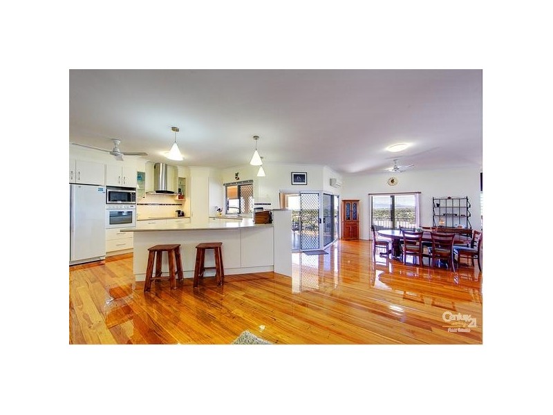 Bushland Beach QLD 4818