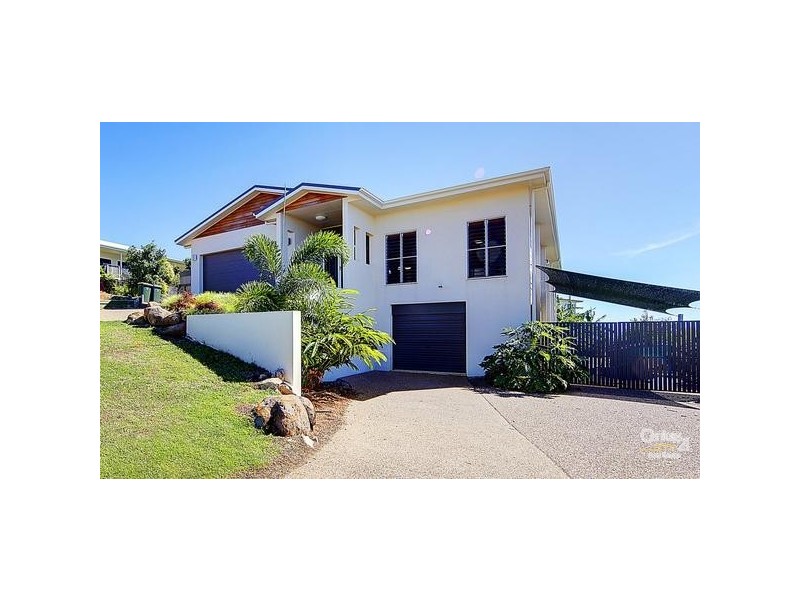 Bushland Beach QLD 4818