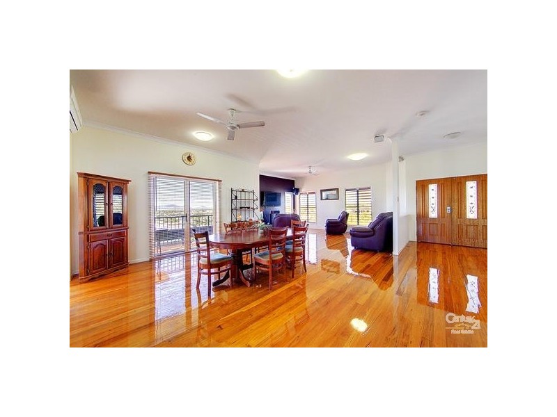 Bushland Beach QLD 4818