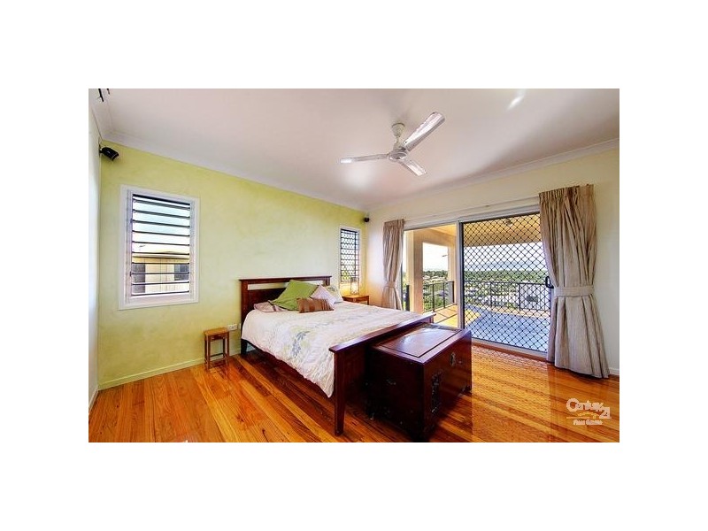 Bushland Beach QLD 4818