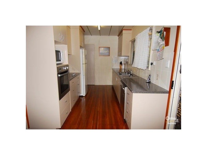 34 SILKY OAK STREET, Kirwan QLD 4817