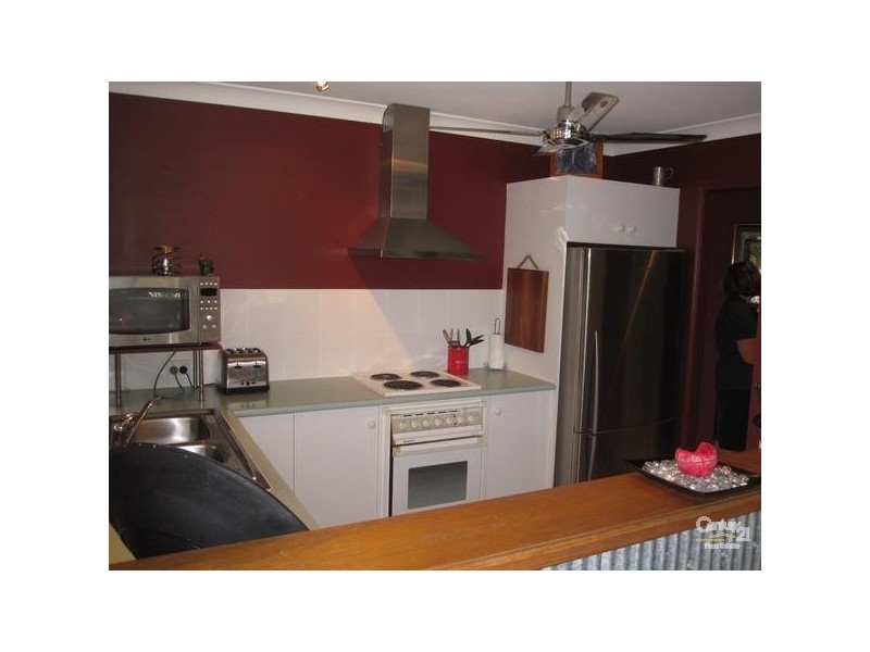 8 COLCHESTER CRESCENT, Kirwan QLD 4817