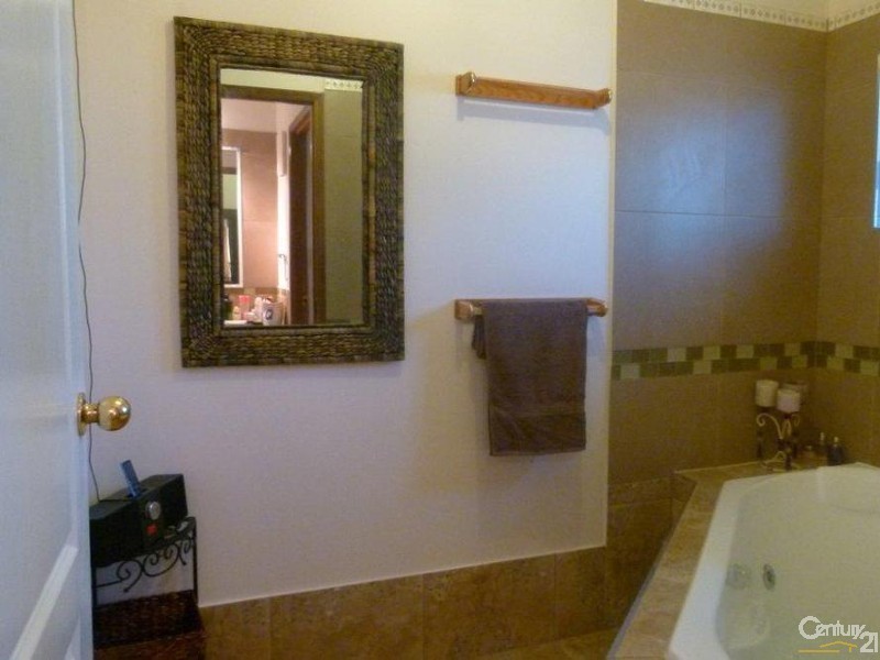 10 WARWICK COURT, Kirwan QLD 4817