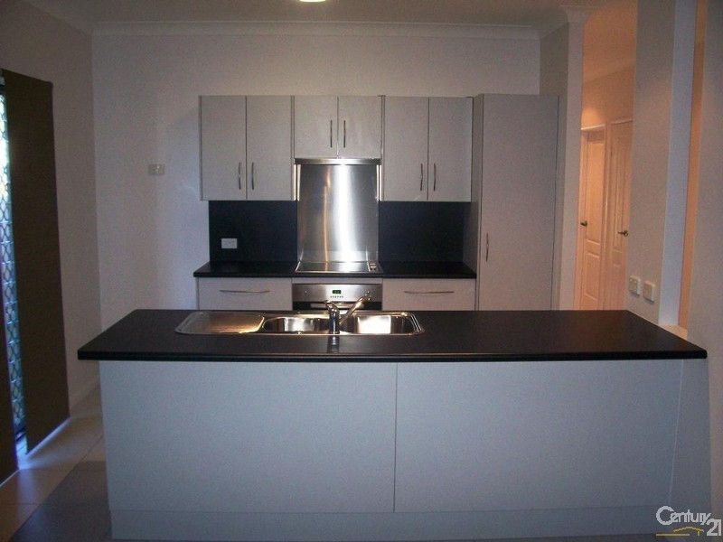 10 TAHLIA CCT, Mount Louisa QLD 4814