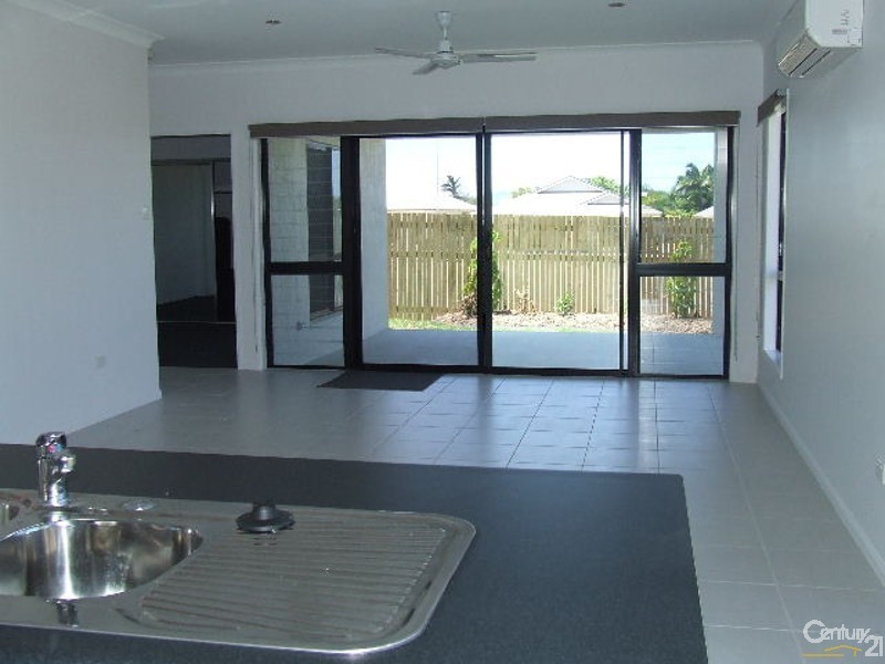 10 TAHLIA CCT, Mount Louisa QLD 4814