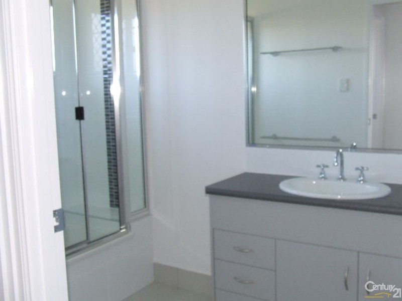 10 TAHLIA CCT, Mount Louisa QLD 4814