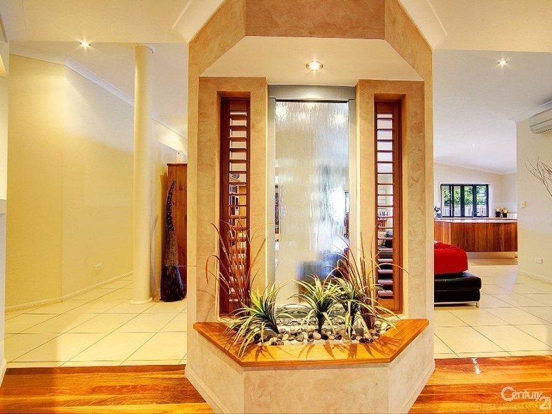 Bushland Beach QLD 4818