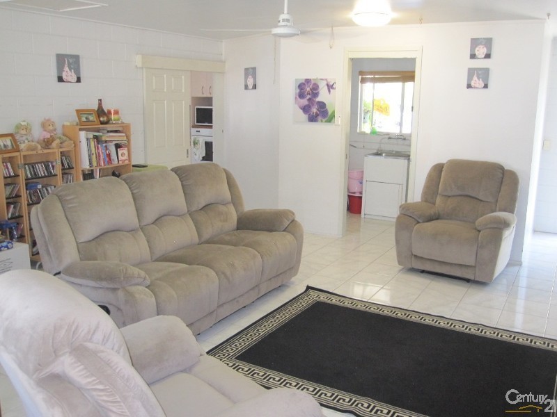 26 MERRYL STREET, Rasmussen QLD 4815