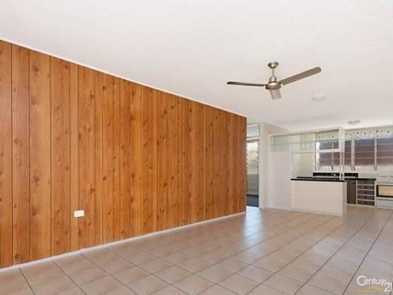 6 SALLOWS STREET, Pallarenda QLD 4810