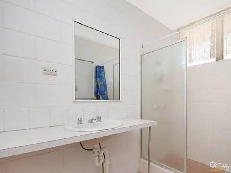 6 SALLOWS STREET, Pallarenda QLD 4810