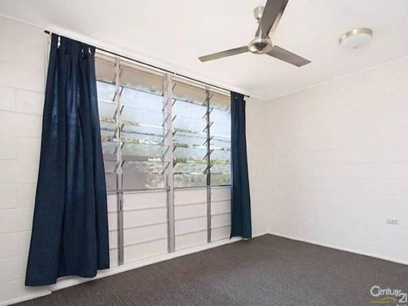 6 SALLOWS STREET, Pallarenda QLD 4810