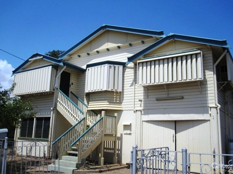 6 EIGHTH AVENUE, South Townsville QLD 4810