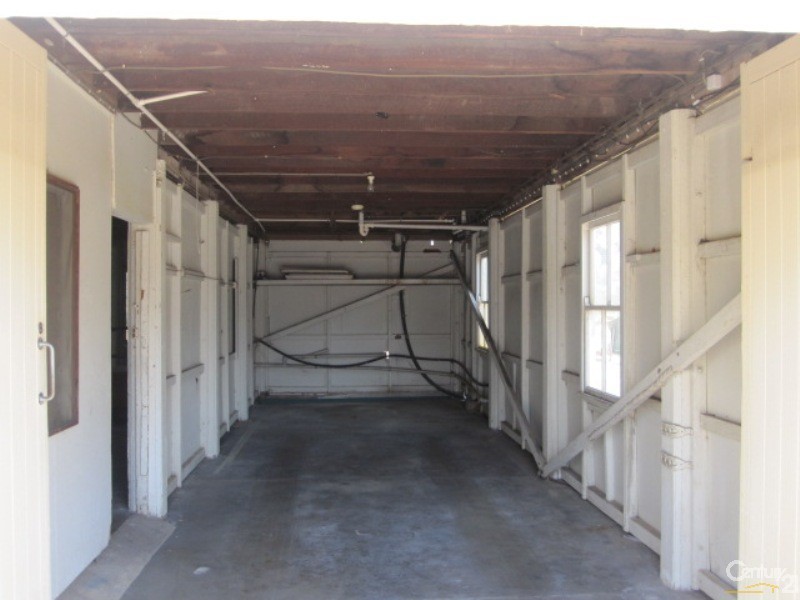 6 EIGHTH AVENUE, South Townsville QLD 4810