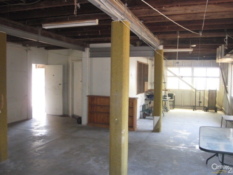 6 EIGHTH AVENUE, South Townsville QLD 4810