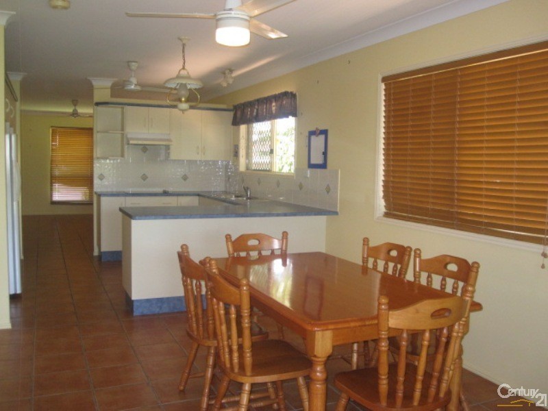 5 LAKEWOOD AVENUE, Kirwan QLD 4817