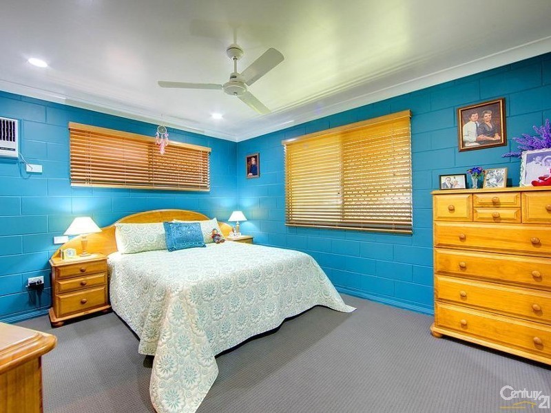 19 AMBER AVENUE, Rasmussen QLD 4815