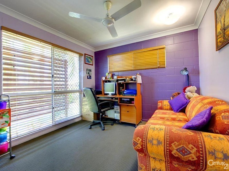 19 AMBER AVENUE, Rasmussen QLD 4815