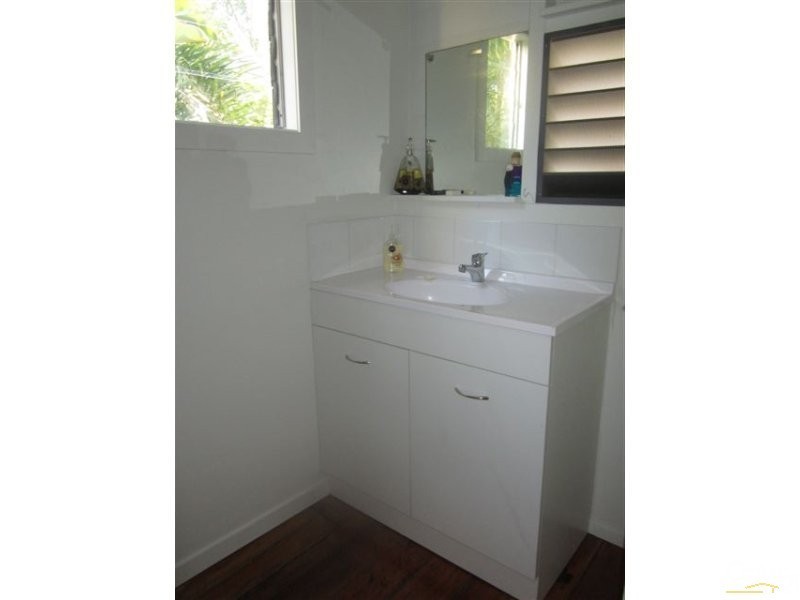 4 VIRGIL STREET, Hyde Park QLD 4812