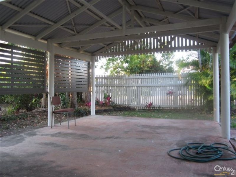 4 VIRGIL STREET, Hyde Park QLD 4812